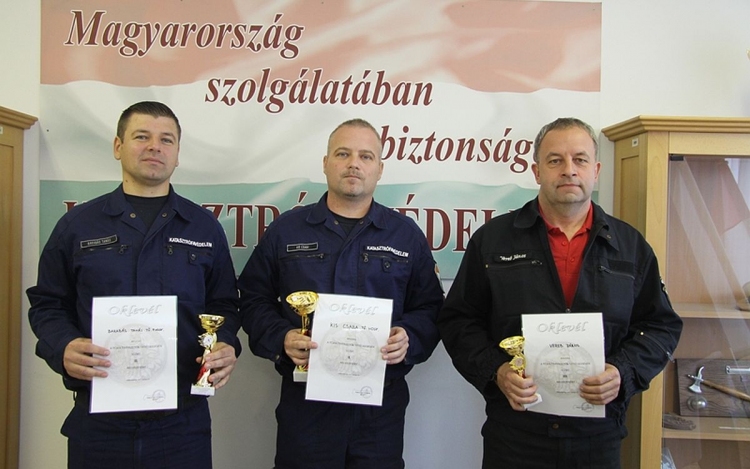 Tűzoltás-vezetők versenyeztek csütörtökön Székesfehérváron