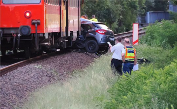 Két ember meghalt egy vasúti átjáróban történt balesetben Szentesnél