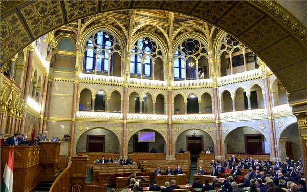 Elutasíthatja a globális minimumadó bevezetését a parlament