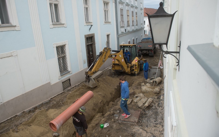 Belvárosi fejlesztésekről és közösségi közlekedésről is döntött a közgyűlés